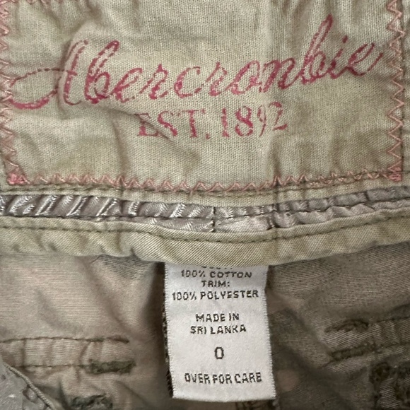 Abercrombie + Fitch Vintage Y2K Baggy Cargo Camo Pants - Picture 8 of 14